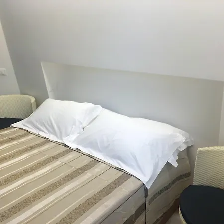 בית נופש The Pool House סורנטו