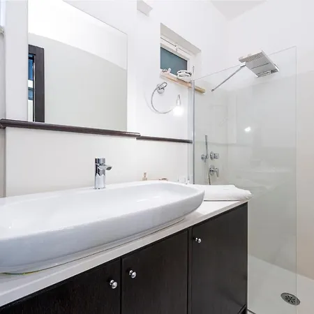 The Pool House סורנטו