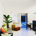 بيت للعطل The Pool House *